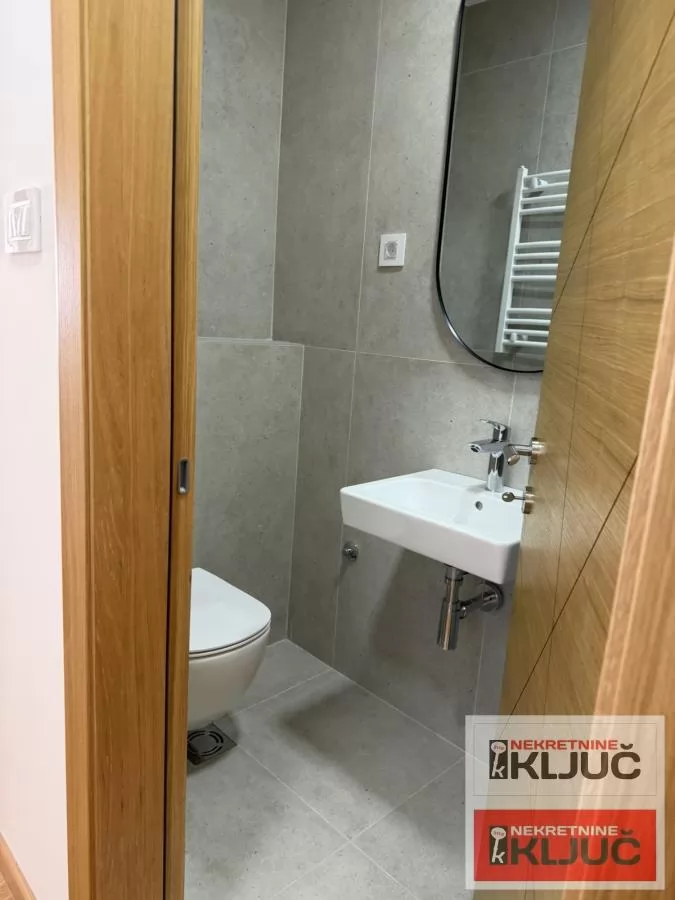 BULEVAR OSLOBOĐENJA IZDAJE SE ČETVOROSOBAN MODERNO OPREMLJEN STAN SA GARAŽNIM MESTOM 29