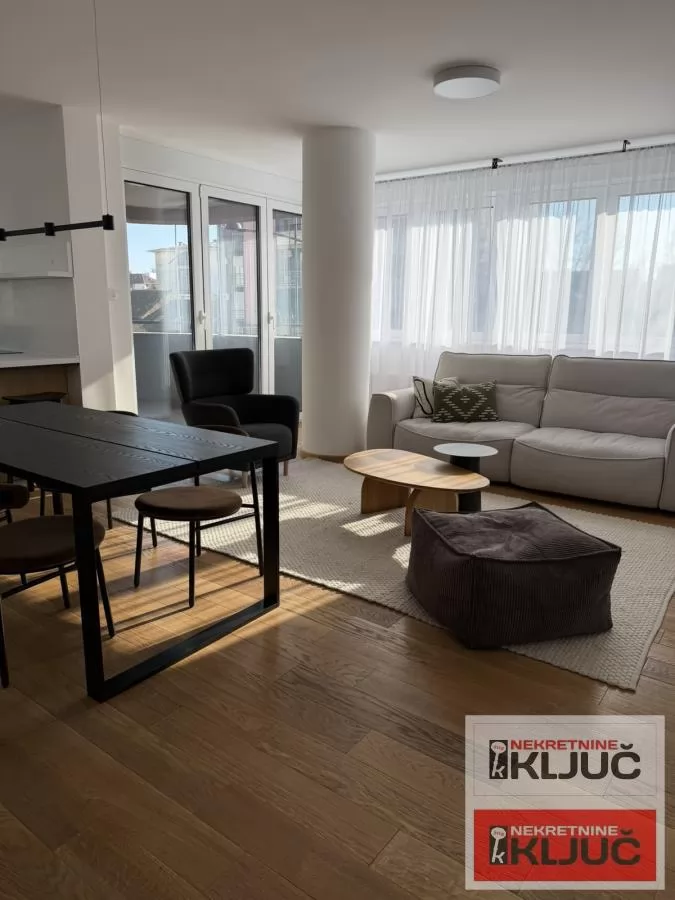 BULEVAR OSLOBOĐENJA IZDAJE SE ČETVOROSOBAN MODERNO OPREMLJEN STAN SA GARAŽNIM MESTOM 4