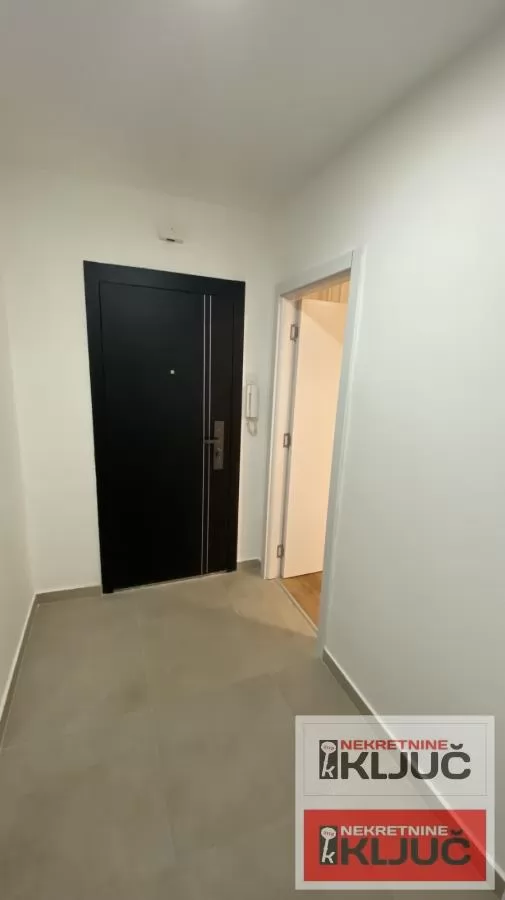 SAJMIŠTE, 54m2, Dvoiposoban, Renoviran, Useljiv 12