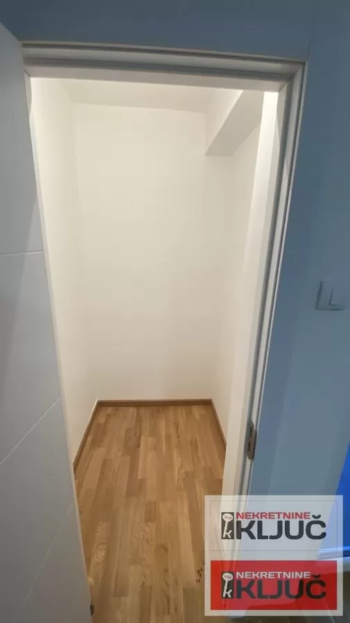 SAJMIŠTE, 54m2, Dvoiposoban, Renoviran, Useljiv 8