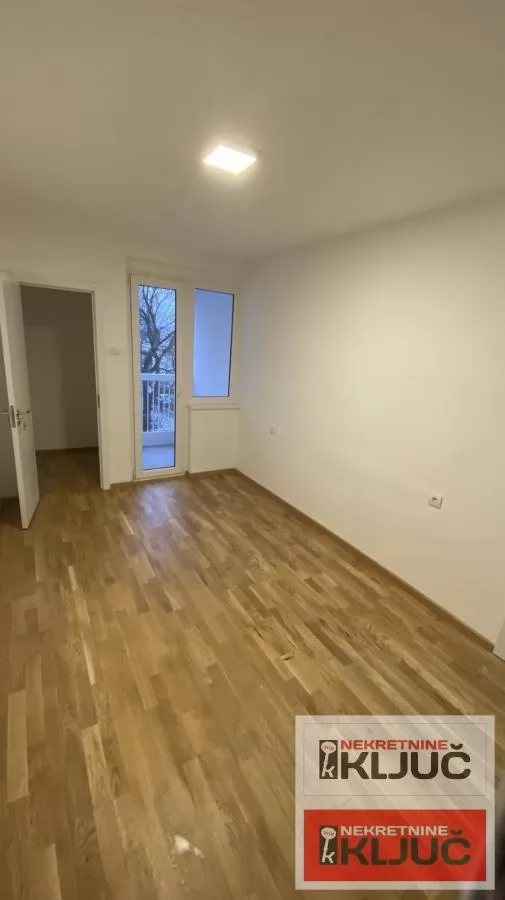 SAJMIŠTE, 54m2, Dvoiposoban, Renoviran, Useljiv 9