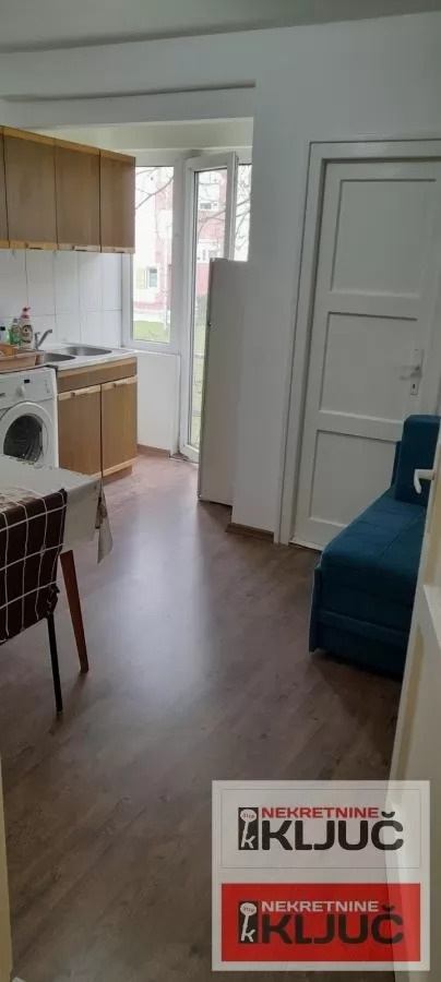 SATELITSKA PIJACA, 30m2+terasa, Jednosoban, Renoviran 2