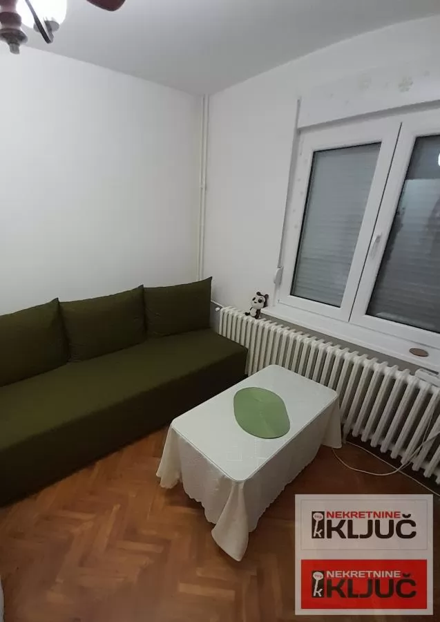 SATELITSKA PIJACA, 30m2+terasa, Jednosoban, Renoviran 3