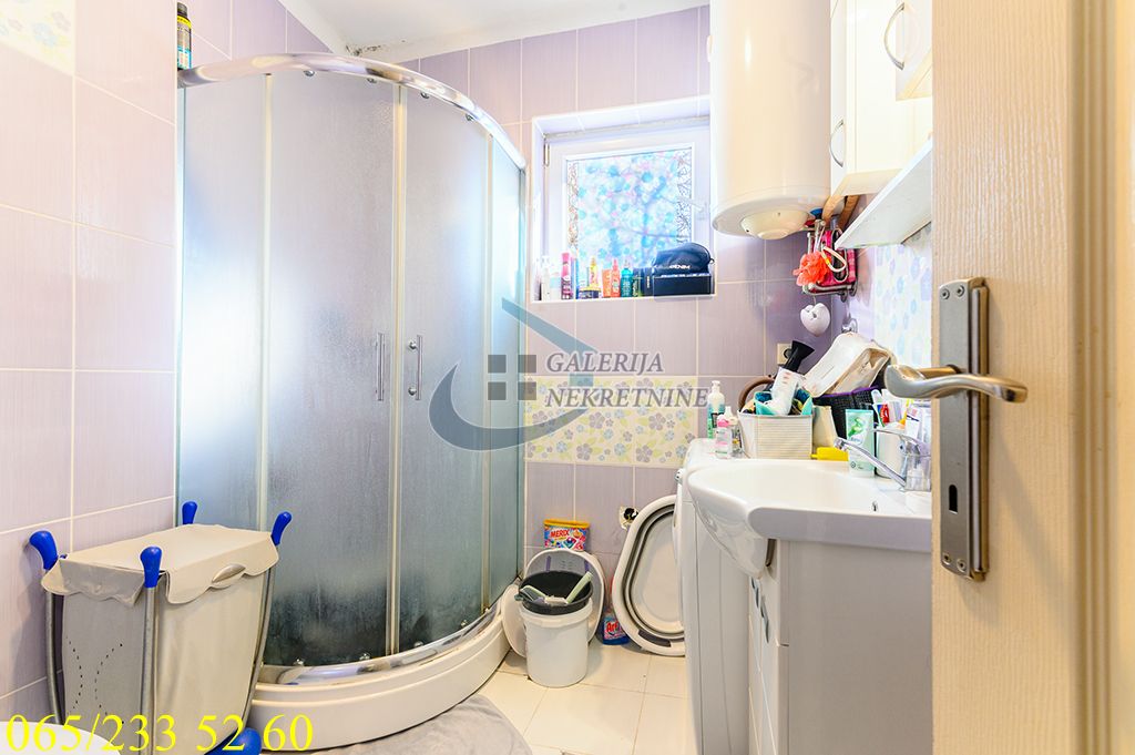 Zemun  Pregrevica   Cara Dušana 46m2 5