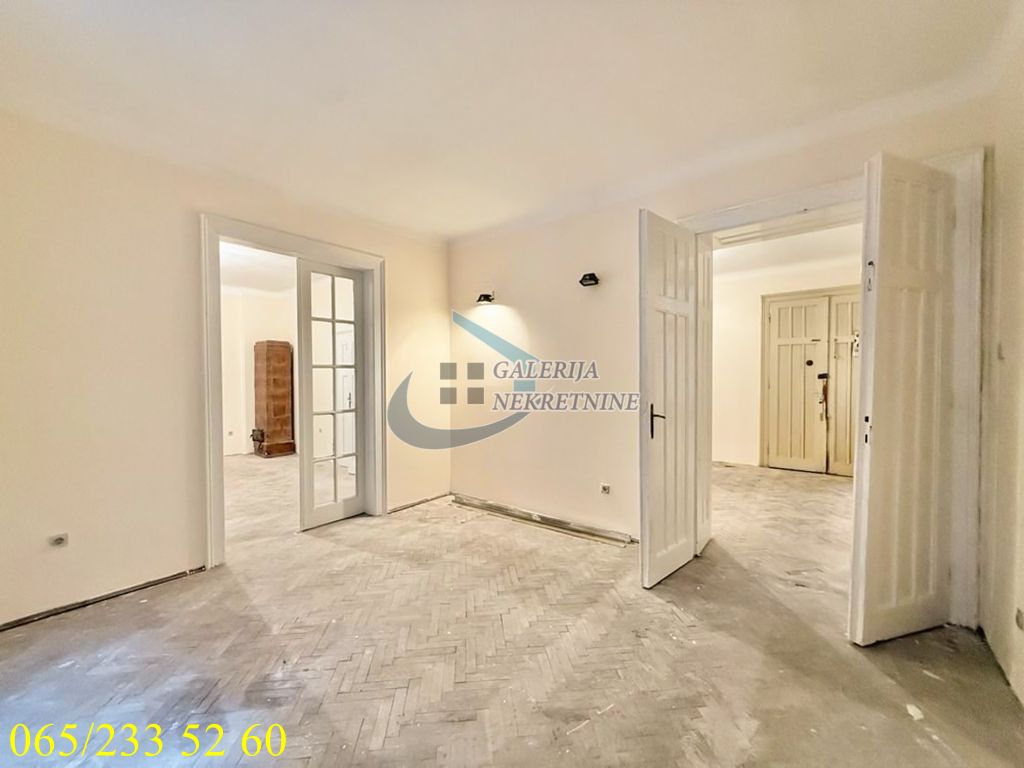 Stari grad  Gundulićev venac   Šantićeva 91m2 4