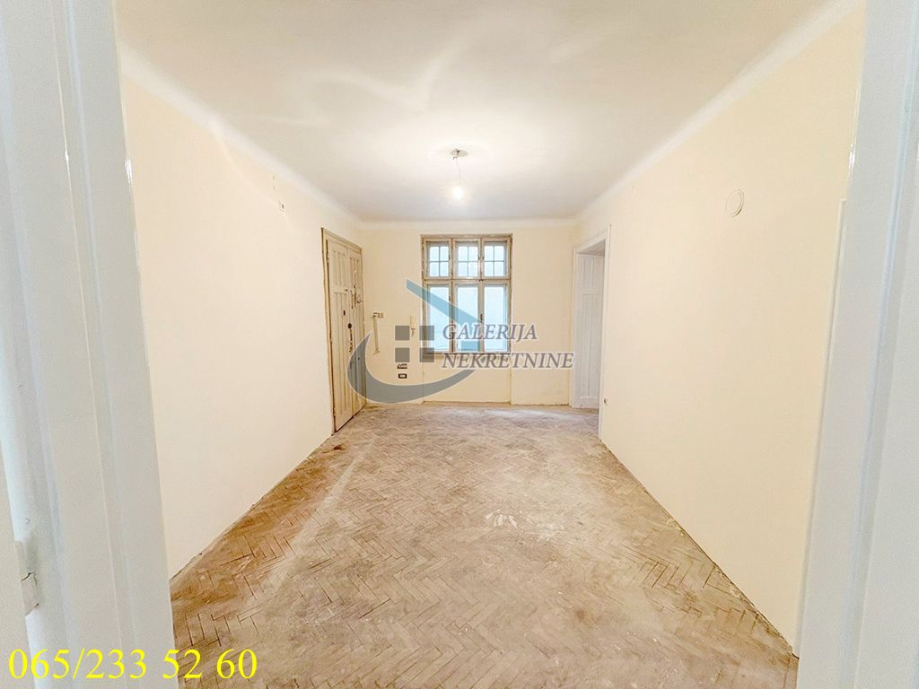 Stari grad  Gundulićev venac   Šantićeva 91m2 5