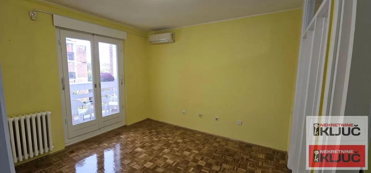 Dobar renoviran stan na Novom naselju 1