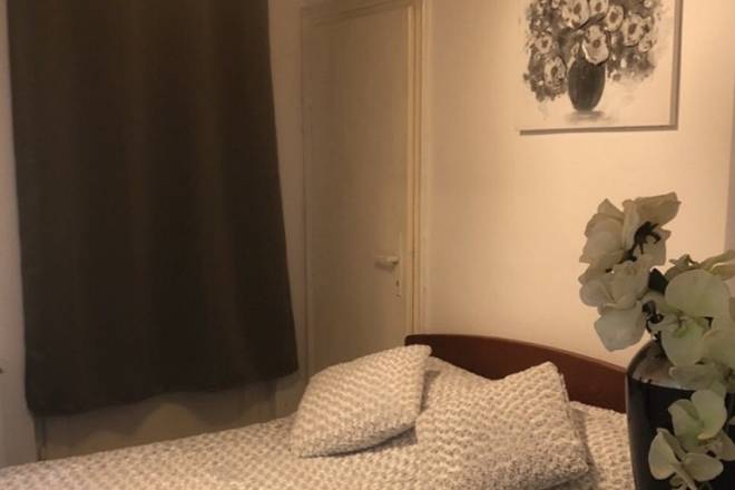 Izdajemo 2 0 stan u ulici Kneginje Zorke  45m2 3