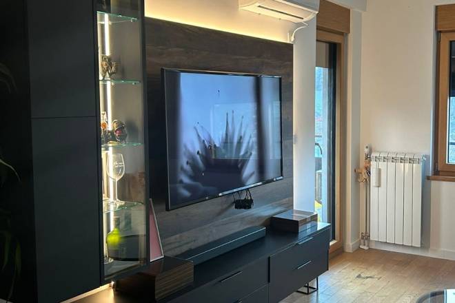 Namešten 3 0 stan u Zemunu  sa garažom  70m2 2