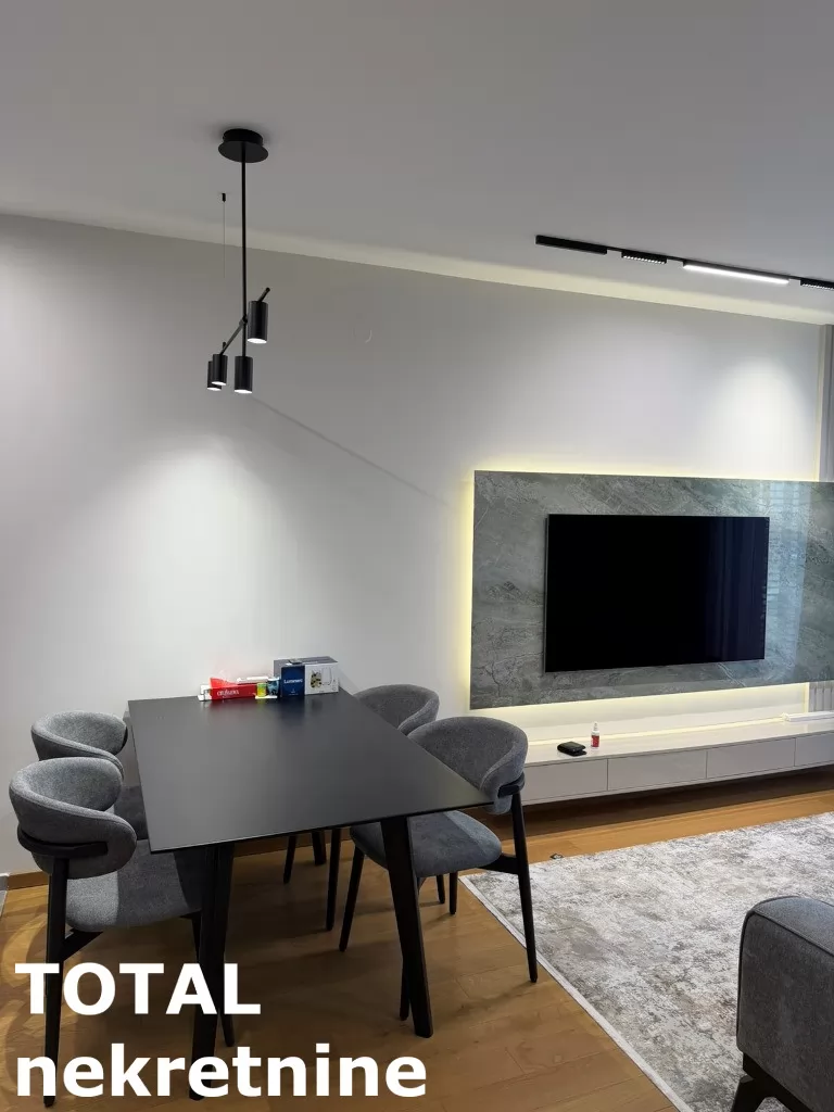 Stan,NOVI SAD,BULEVAR EVROPE,kv: 43.00, € 189000, ID: 1102053 8