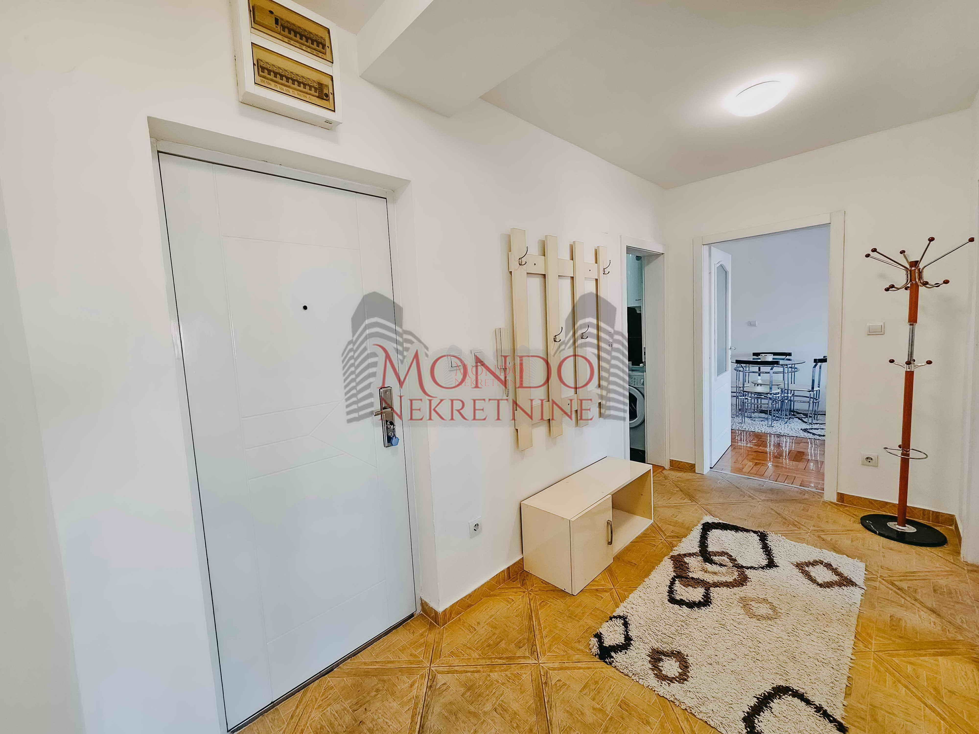 Dvoiposoban stan u novoj zgradi na Crvenom pevcu 7