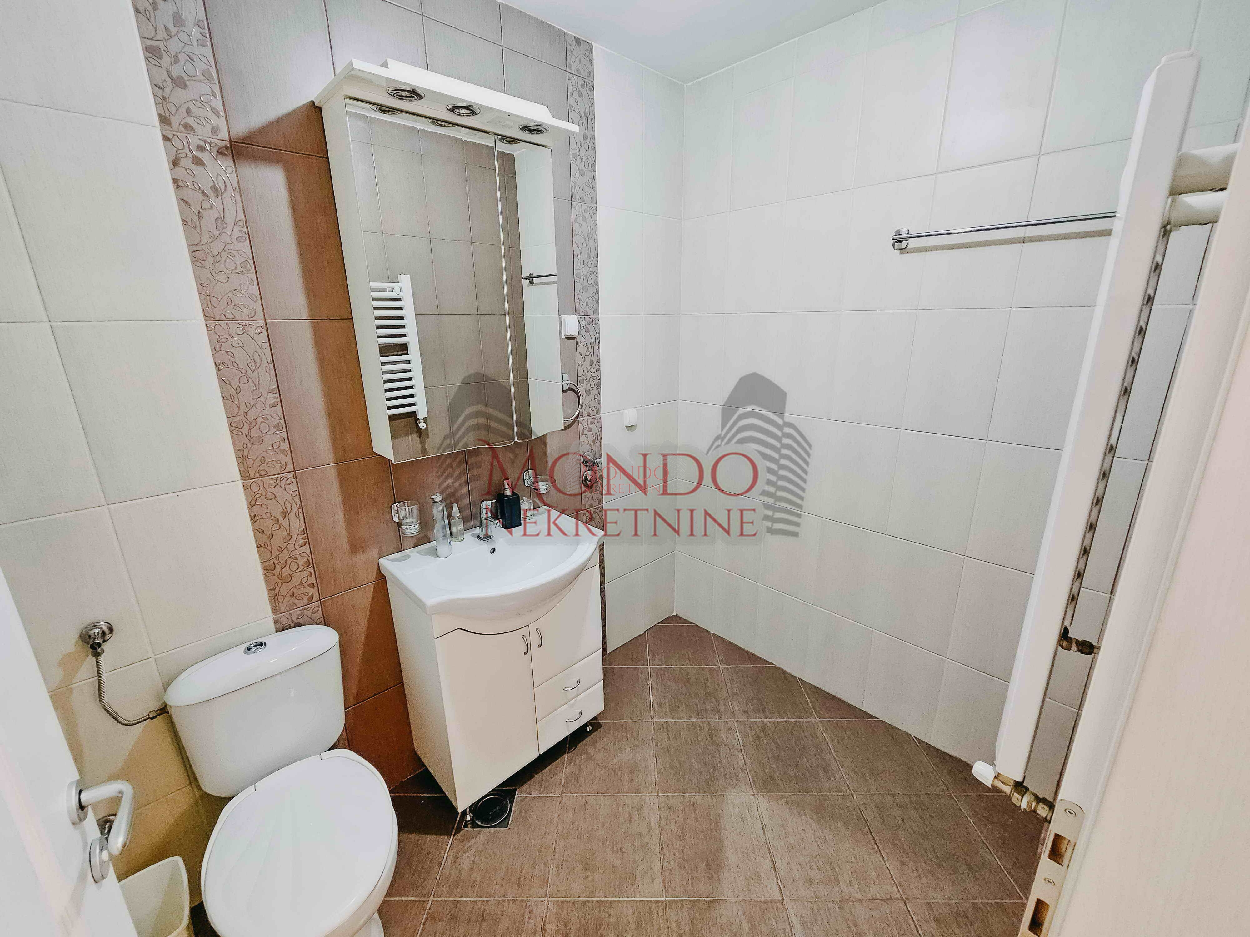 Dvoiposoban stan u novoj zgradi na Crvenom pevcu 16