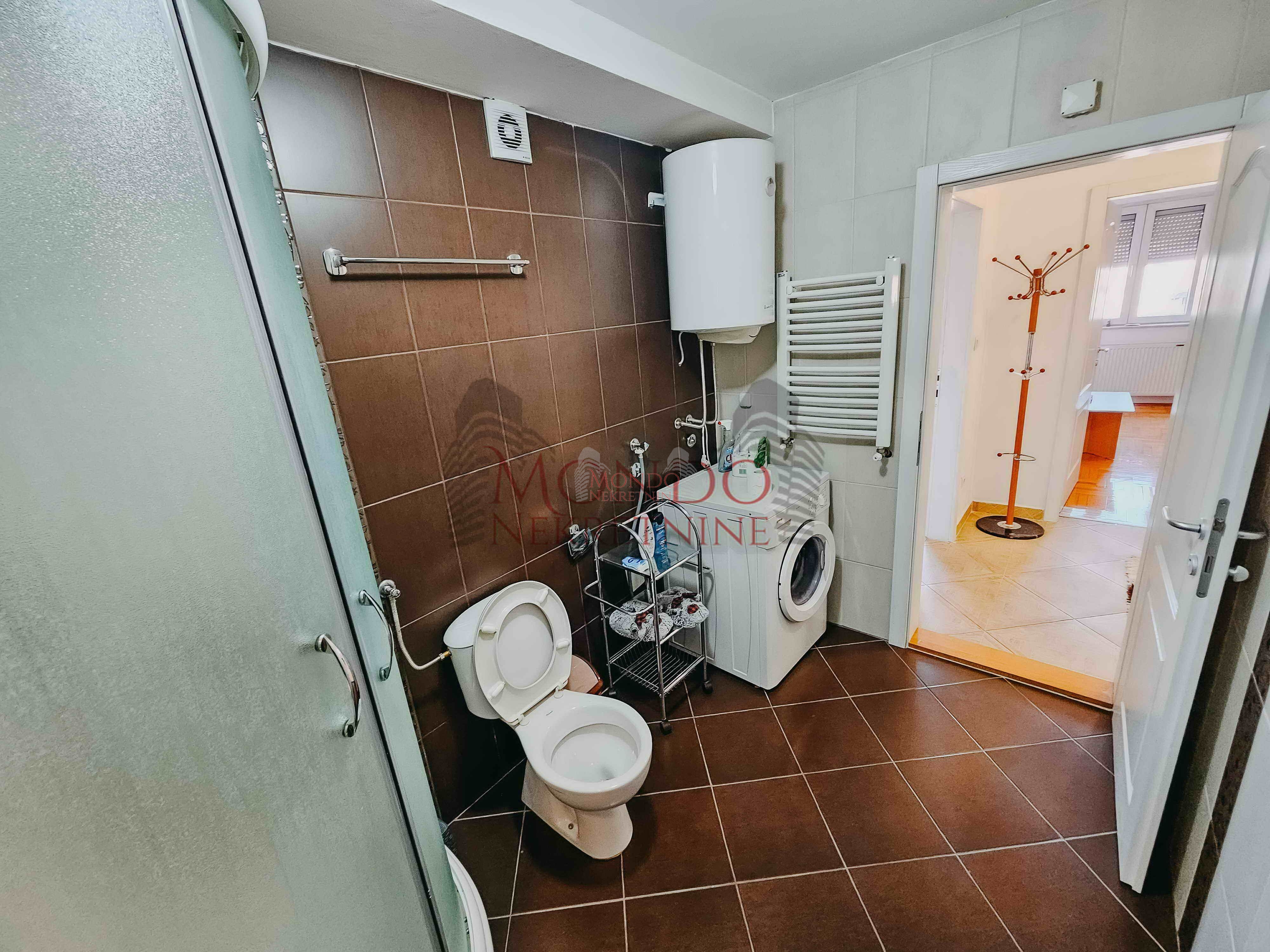 Dvoiposoban stan u novoj zgradi na Crvenom pevcu 15