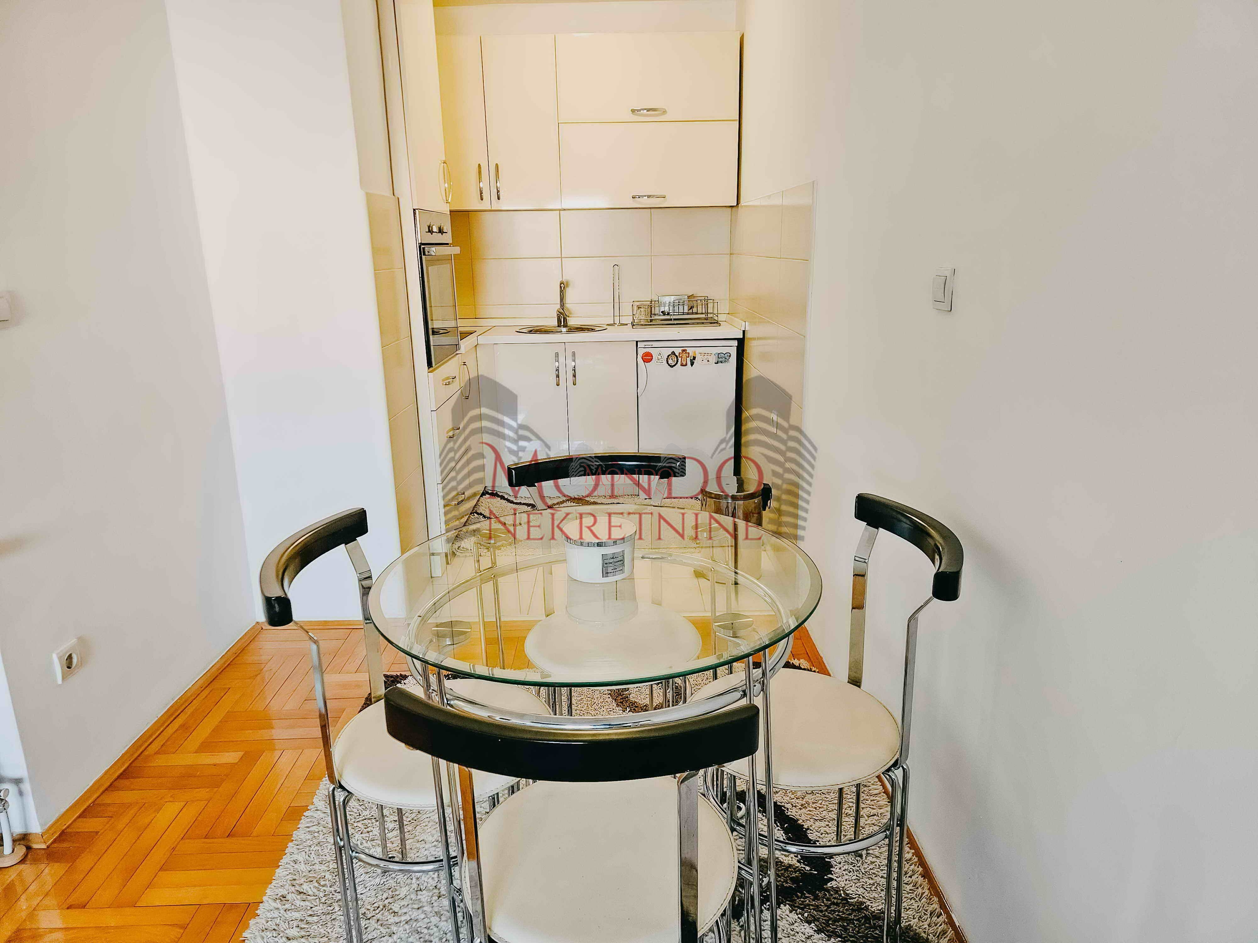 Dvoiposoban stan u novoj zgradi na Crvenom pevcu 5