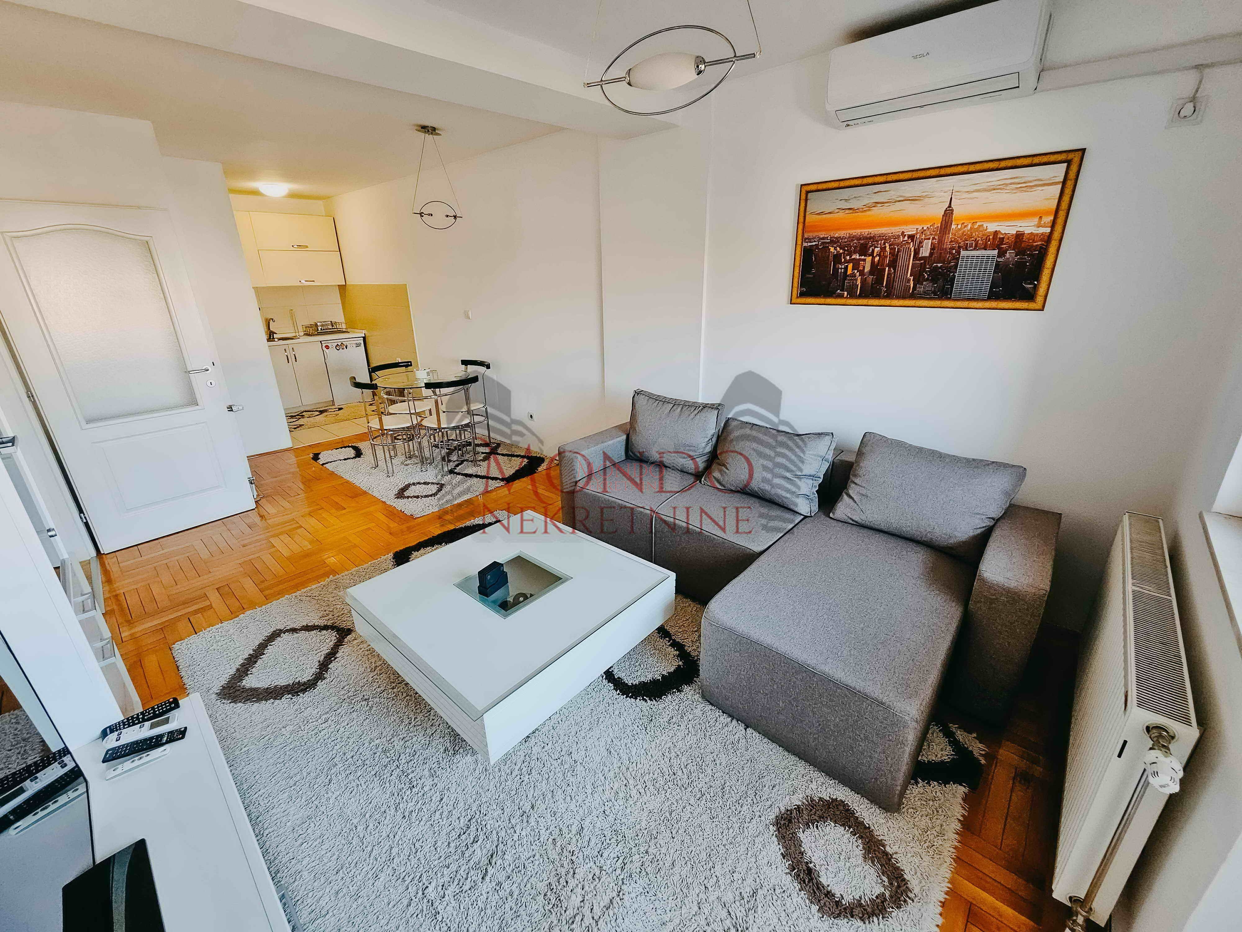 Dvoiposoban stan u novoj zgradi na Crvenom pevcu 3