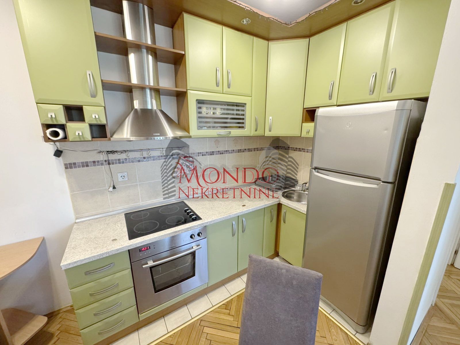 Jednoiposoban stan u novoj zgradi preko puta Pravnog fakulteta 6