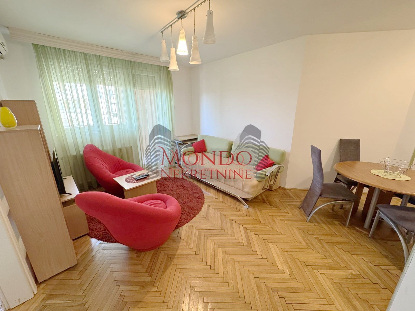 Jednoiposoban stan u novoj zgradi preko puta Pravnog fakulteta 4