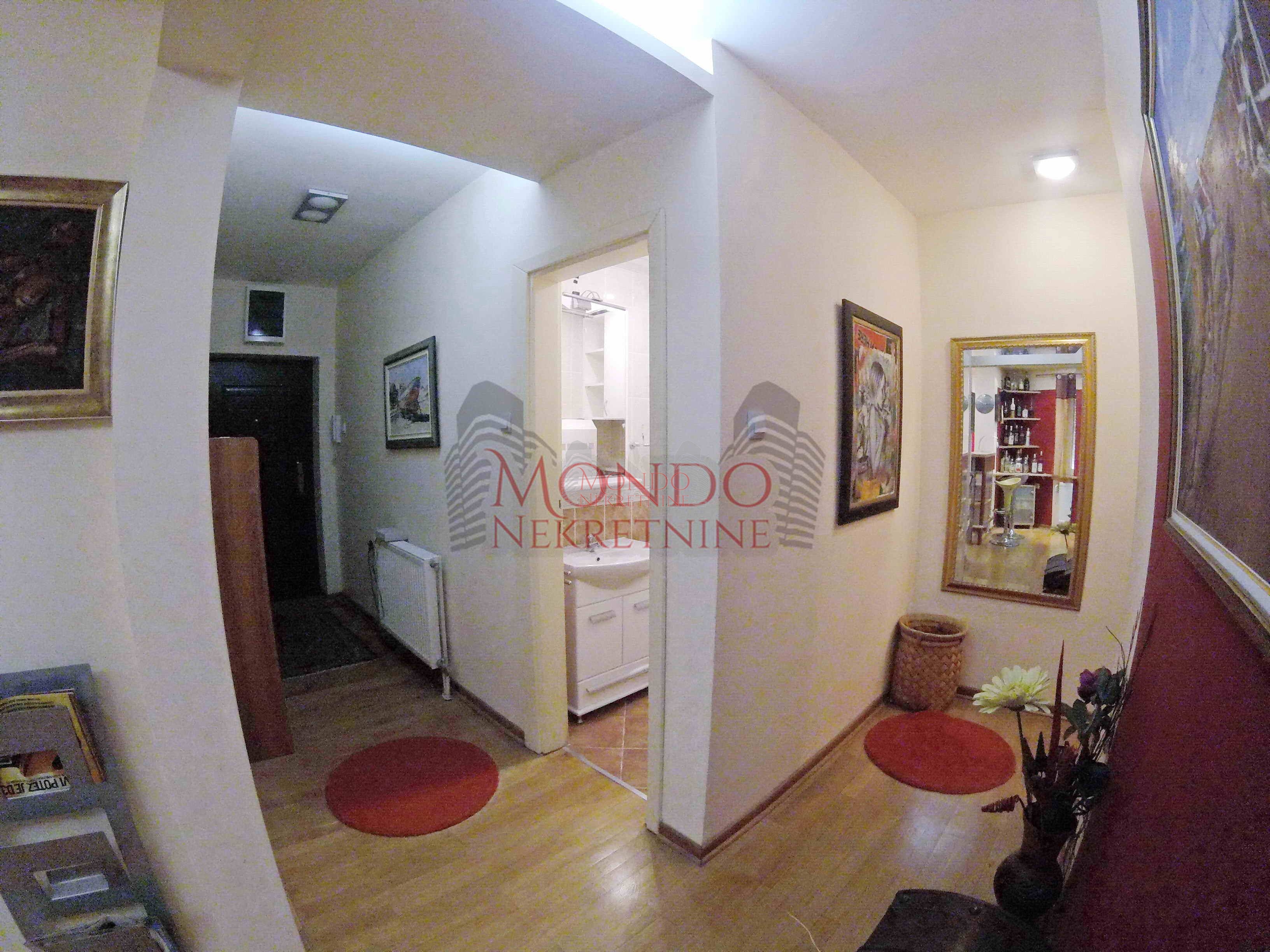 Trosoban stan u novoj zgradi na Paliluli, ul. Mokranjceva! 9