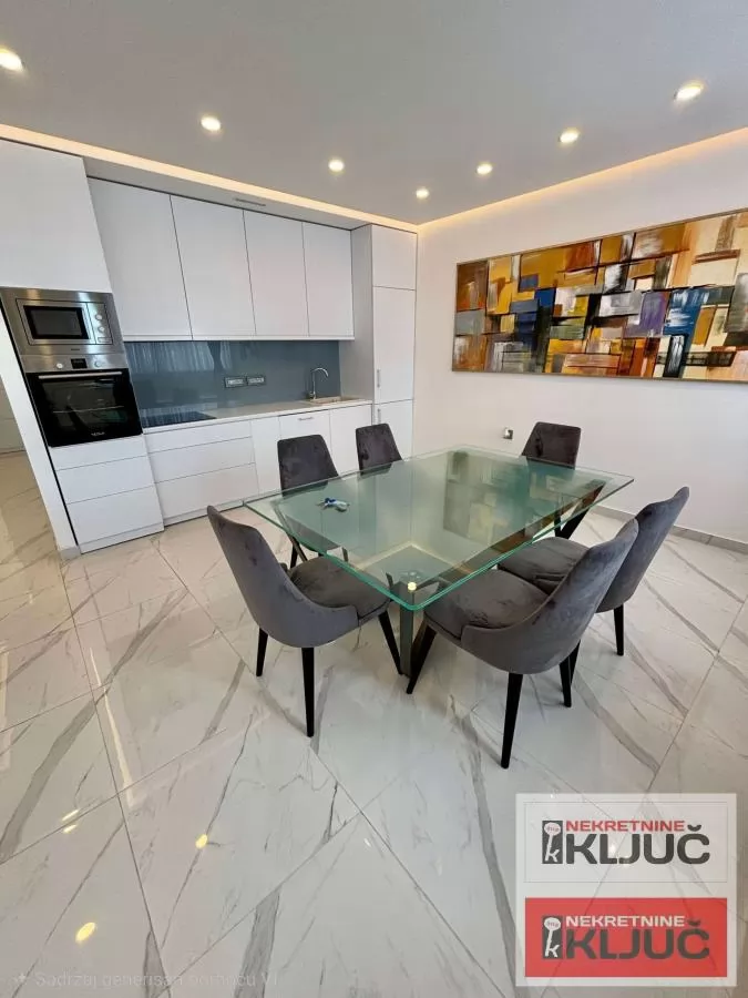 TATARSKO BRDO IZDAJE SE EKSKLUZIVAN STAN SA GARAŽOM 8