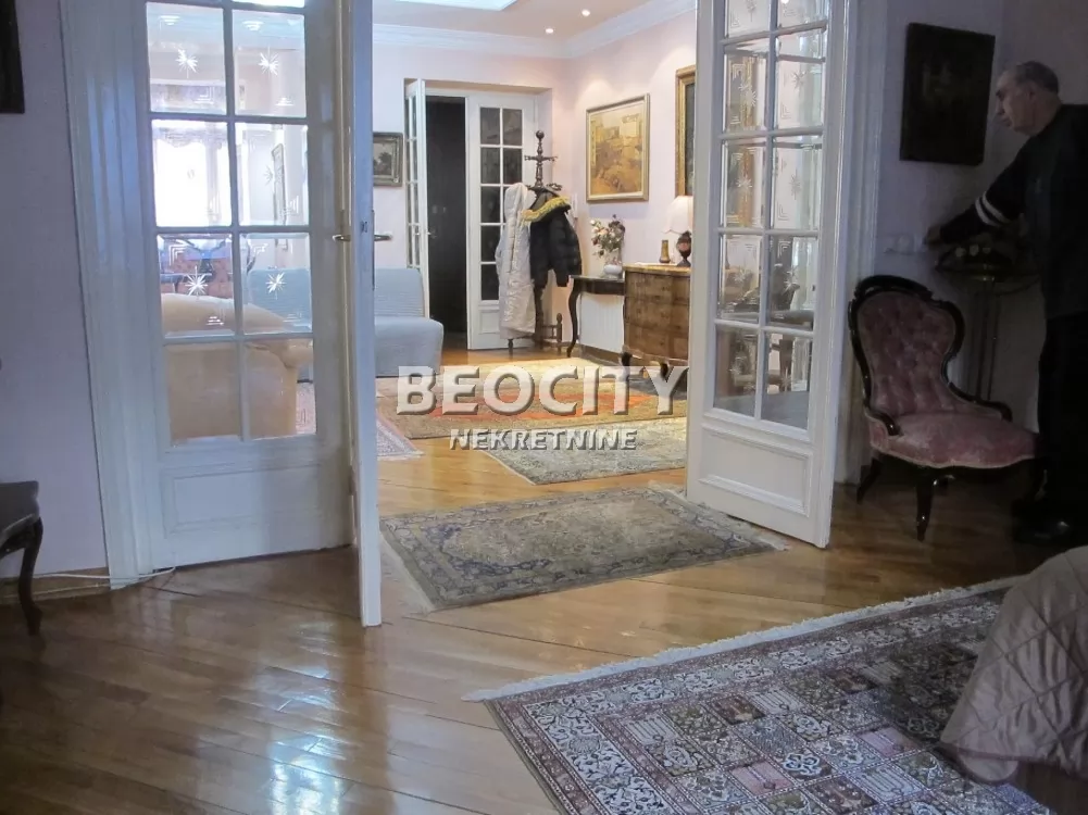 Trosoban stan, 106 m2, Centar, Kneginje Ljubice ID: 128201 2