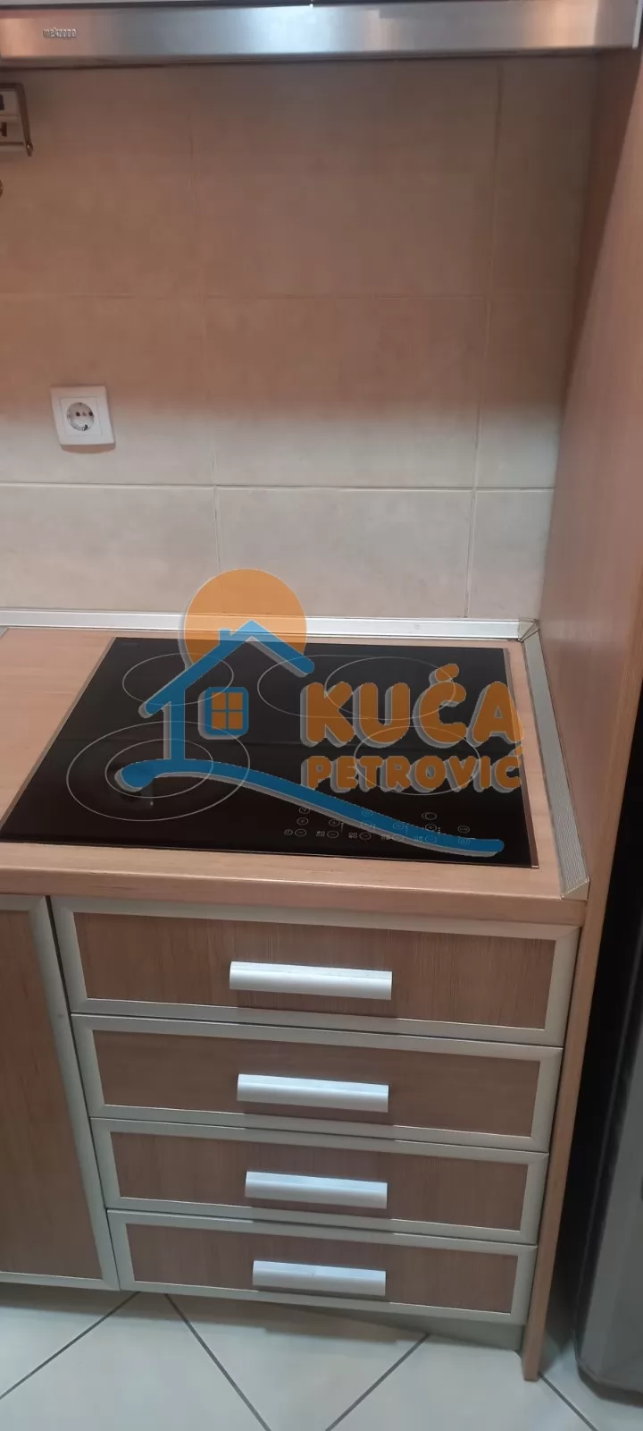 Trosoban stan, 62 m2, Dom zdravlja, Hajduk Stanka ID: i-015634 9