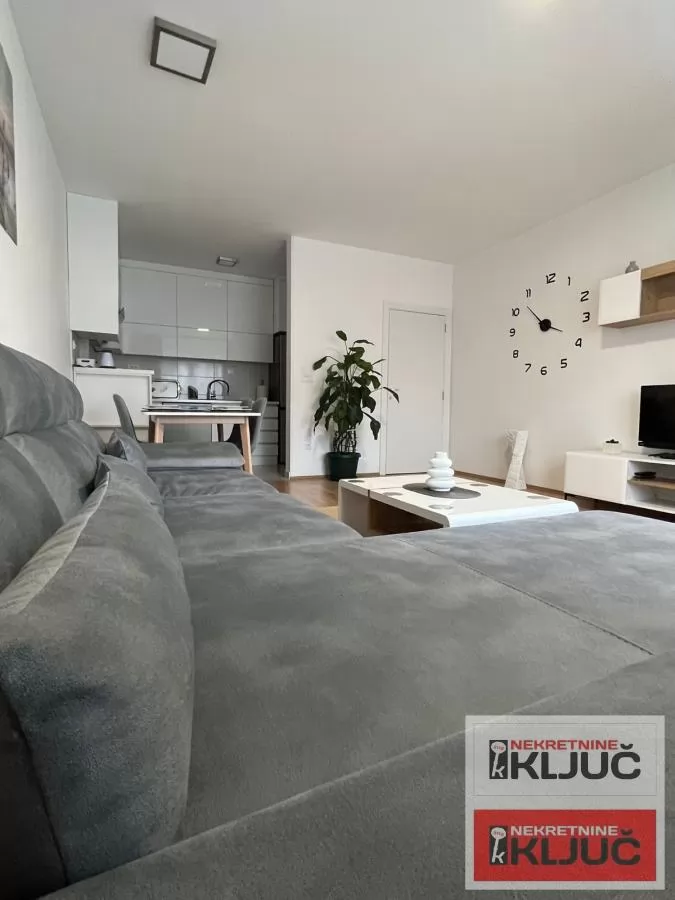 VETERNIK IZDAJE SE JEDNOIPOSOBAN MODERNO OPREMLJEN STAN 3