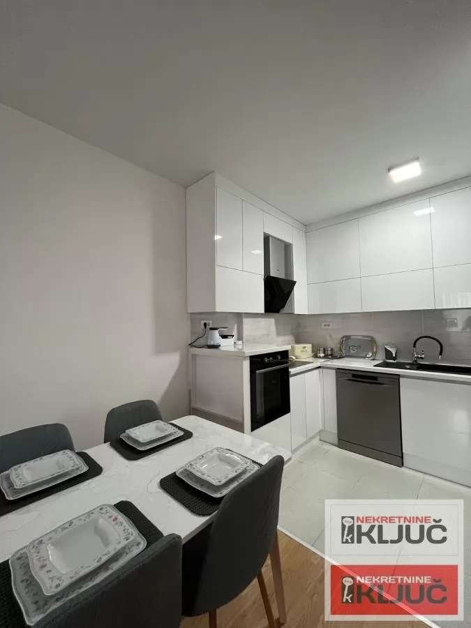 VETERNIK IZDAJE SE JEDNOIPOSOBAN MODERNO OPREMLJEN STAN 6