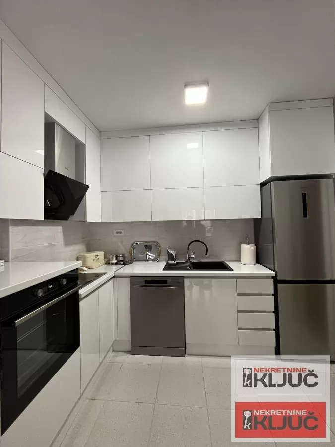 VETERNIK IZDAJE SE JEDNOIPOSOBAN MODERNO OPREMLJEN STAN 7