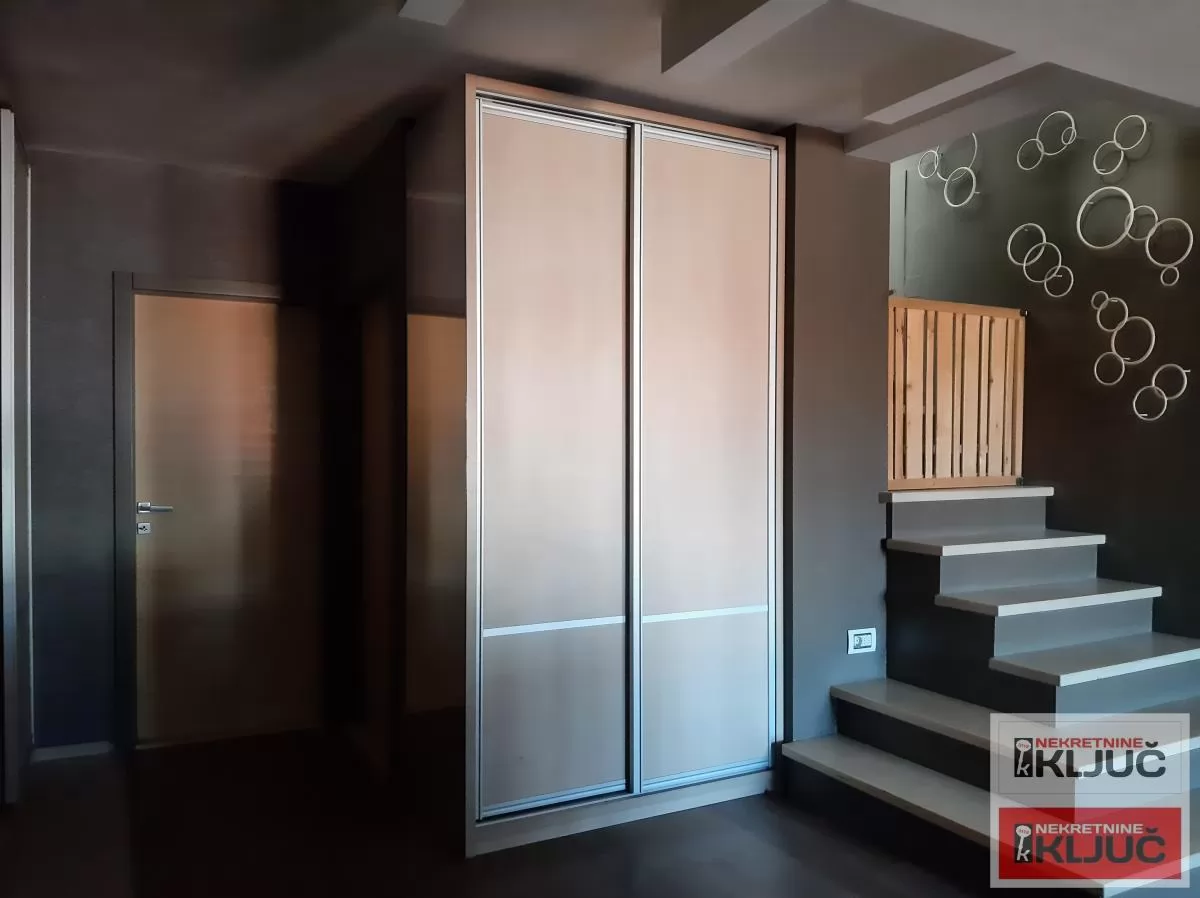 KOD SINAGOGE, 143m2, Petosoban-duplex, Unikat 10