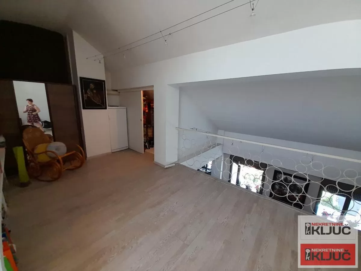 KOD SINAGOGE, 143m2, Petosoban-duplex, Unikat 22