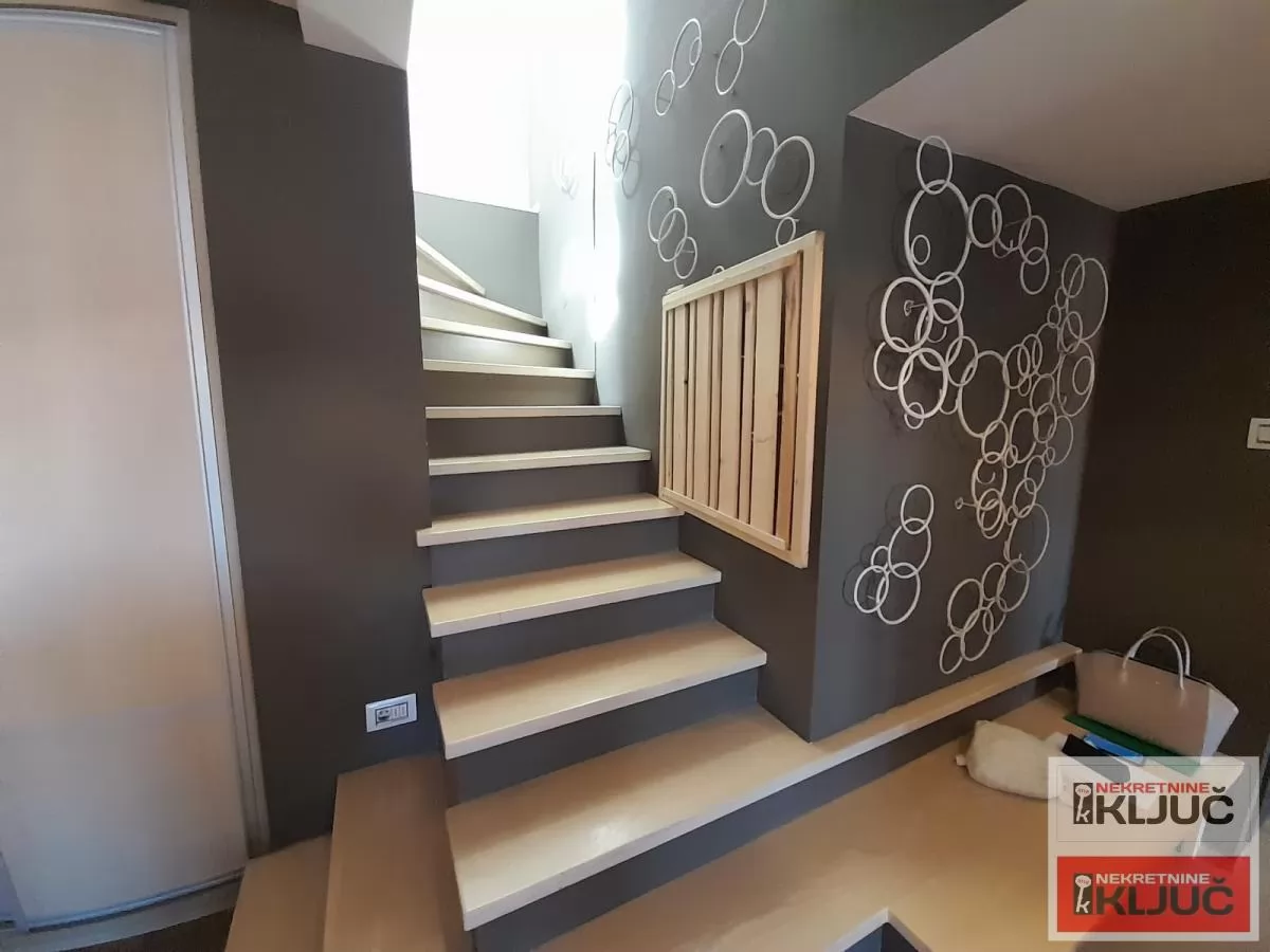 KOD SINAGOGE, 143m2, Petosoban-duplex, Unikat 9