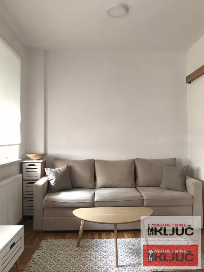 Podbara-moderan jednoiposoban stan,useljiv od 15.februara 1