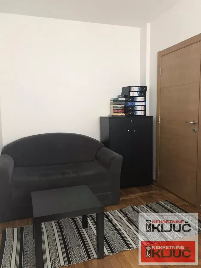 Podbara-moderan jednoiposoban stan,useljiv od 15.februara 5