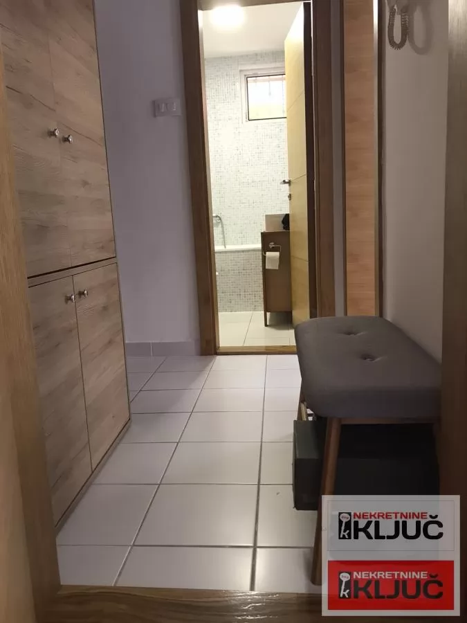 Podbara-moderan jednoiposoban stan,useljiv od 15.februara 7