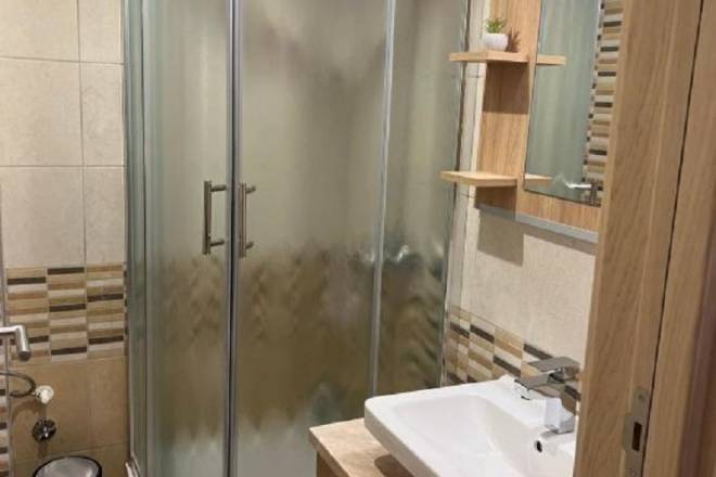 Prodajemo studio apartman u centru Kopaonika  28m2 3