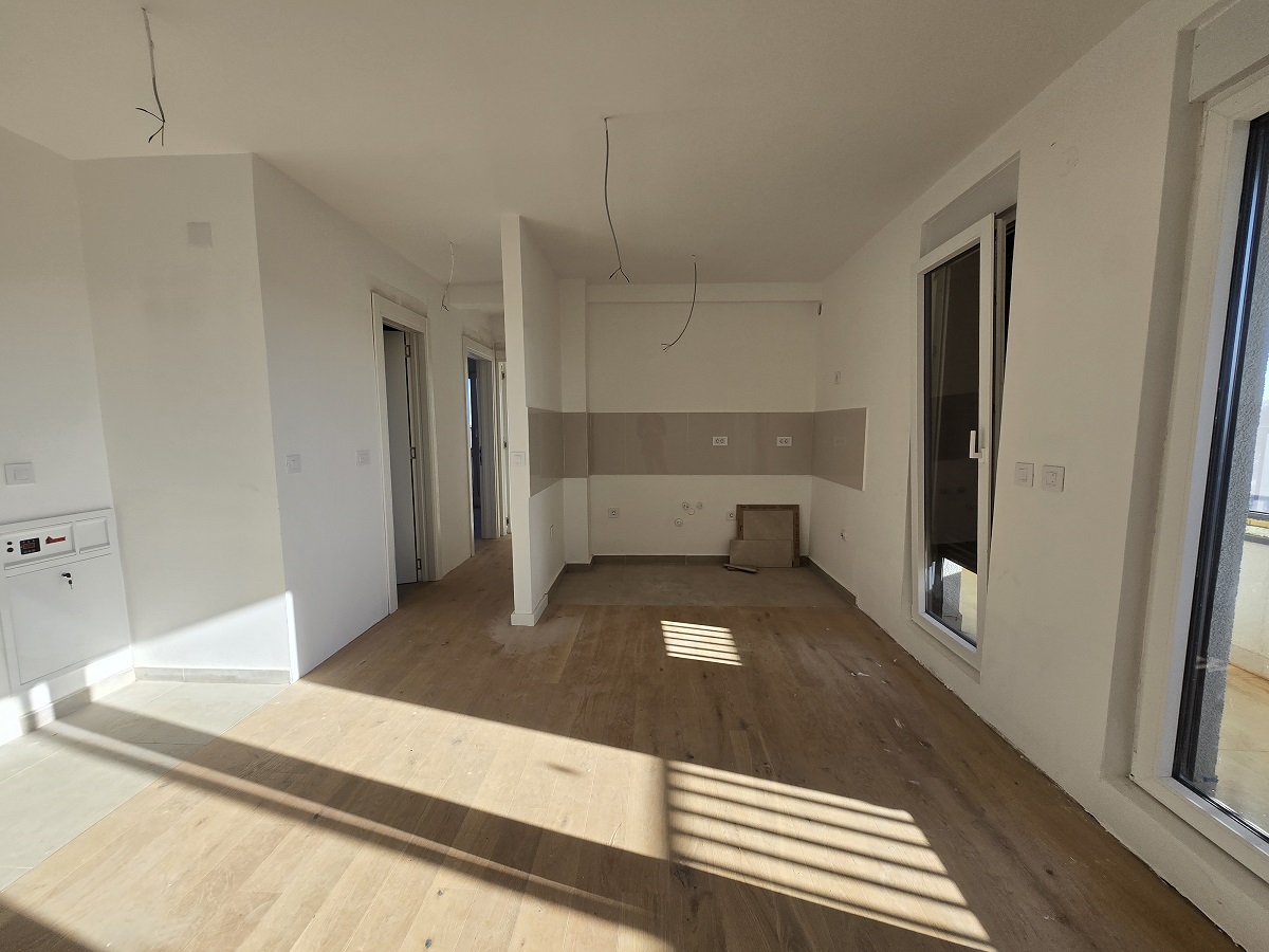 Prodajemo nov  3 0 stan   85m2  IV sprat  Gornji grad  Zemun 2