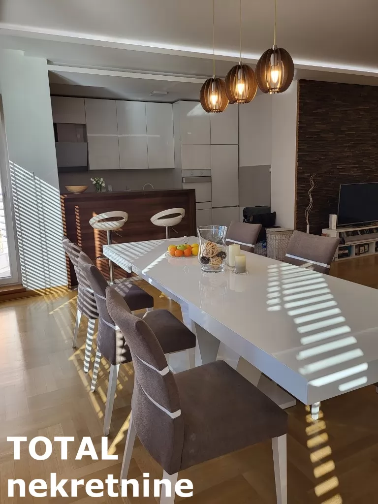 Stan,NOVI SAD,CENTAR,kv: 104.00, € 380000, ID: 1100009 10