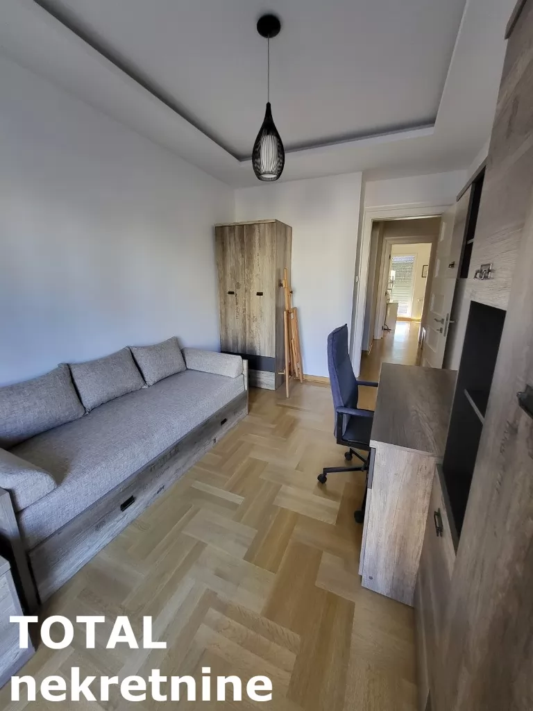 Stan,NOVI SAD,CENTAR,kv: 104.00, € 380000, ID: 1100009 14