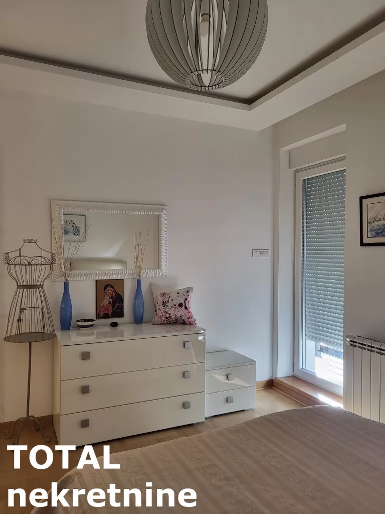 Stan,NOVI SAD,CENTAR,kv: 104.00, € 380000, ID: 1100009 16