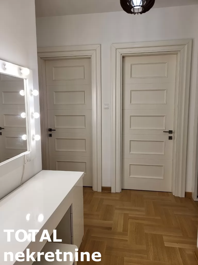 Stan,NOVI SAD,CENTAR,kv: 104.00, € 380000, ID: 1100009 18