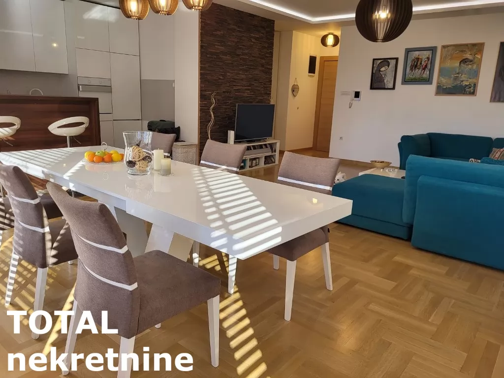 Stan,NOVI SAD,CENTAR,kv: 104.00, € 380000, ID: 1100009 2