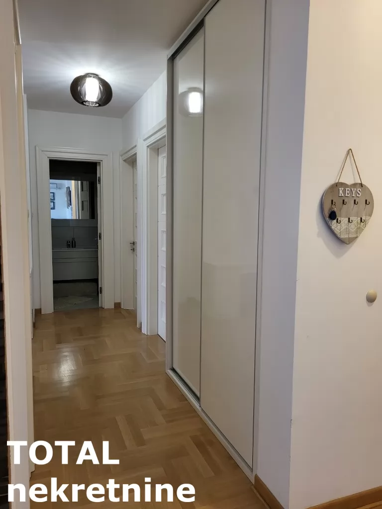 Stan,NOVI SAD,CENTAR,kv: 104.00, € 380000, ID: 1100009 21