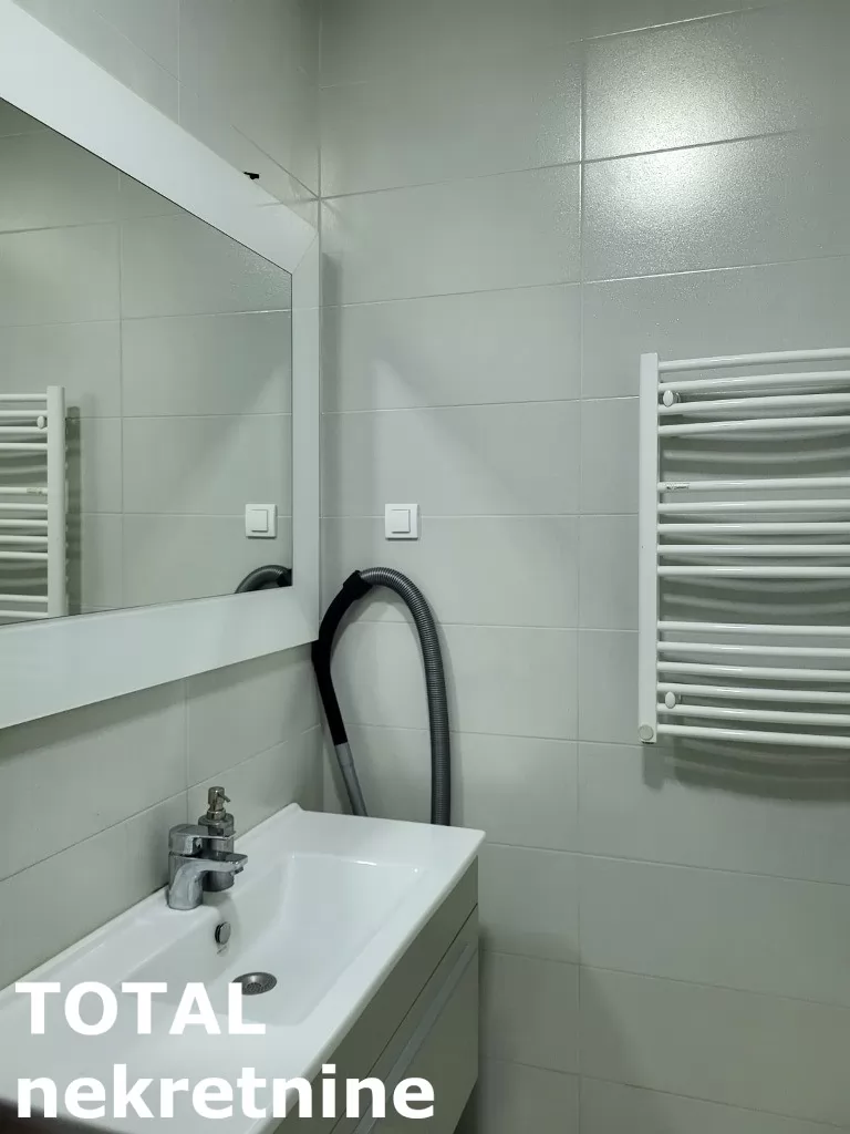 Stan,NOVI SAD,CENTAR,kv: 104.00, € 380000, ID: 1100009 24