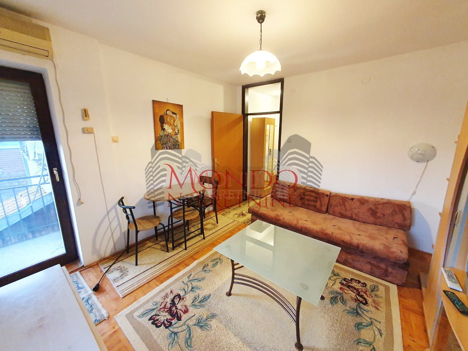 Jednosoban stan kod Železničke stanice 3