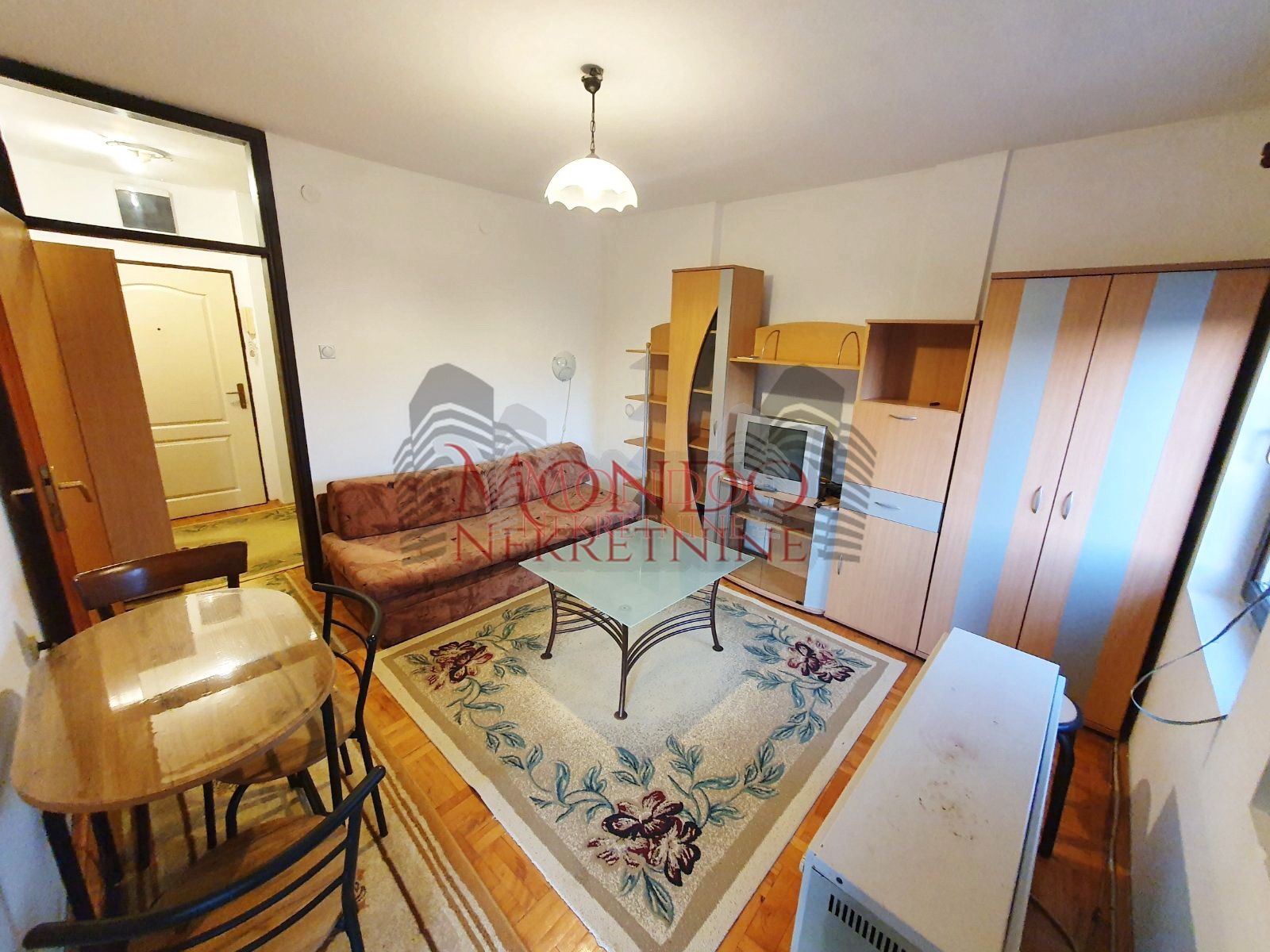 Jednosoban stan kod Železničke stanice 2