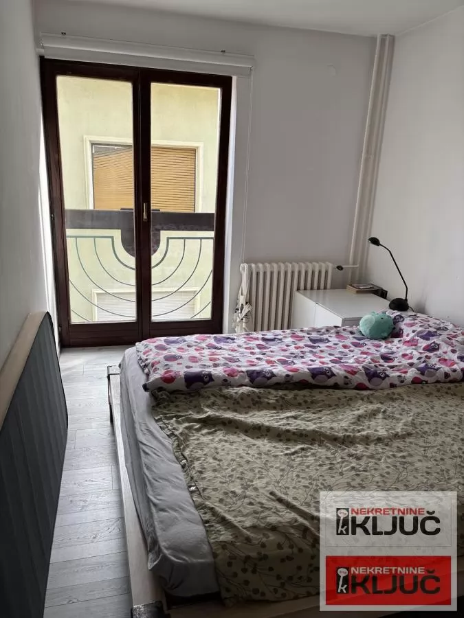 CENTAR, 102m2, Četvorosoban kod Katoličke porte 12