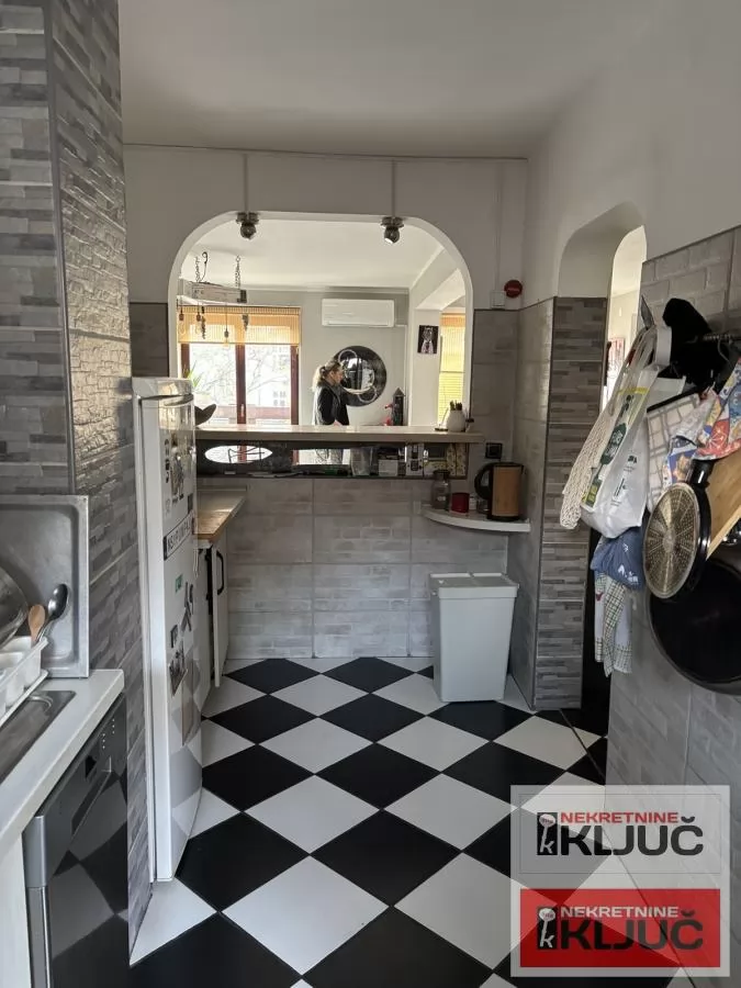 CENTAR, 102m2, Četvorosoban kod Katoličke porte 8