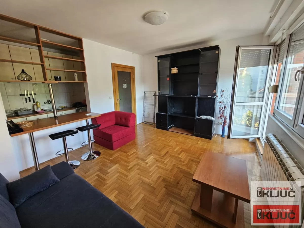 Dobar Jednosoban stan u blizini centra grada 2