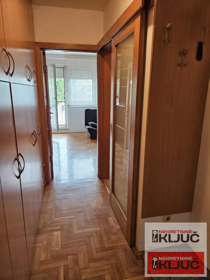 Dobar Jednosoban stan u blizini centra grada 3