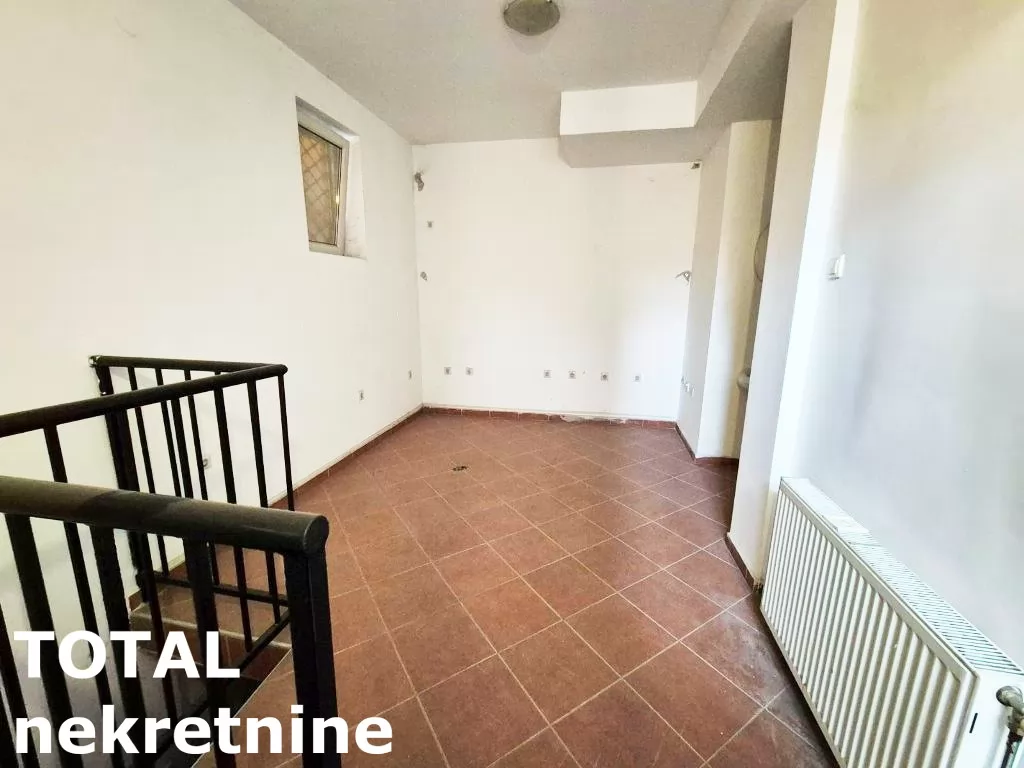 Lokal,NOVI SAD,CENTAR,kv: 25.00, € 38000, ID: 8089766 1